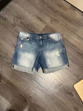 Rock & Republic Size 18 W Bumpershoot Shorts